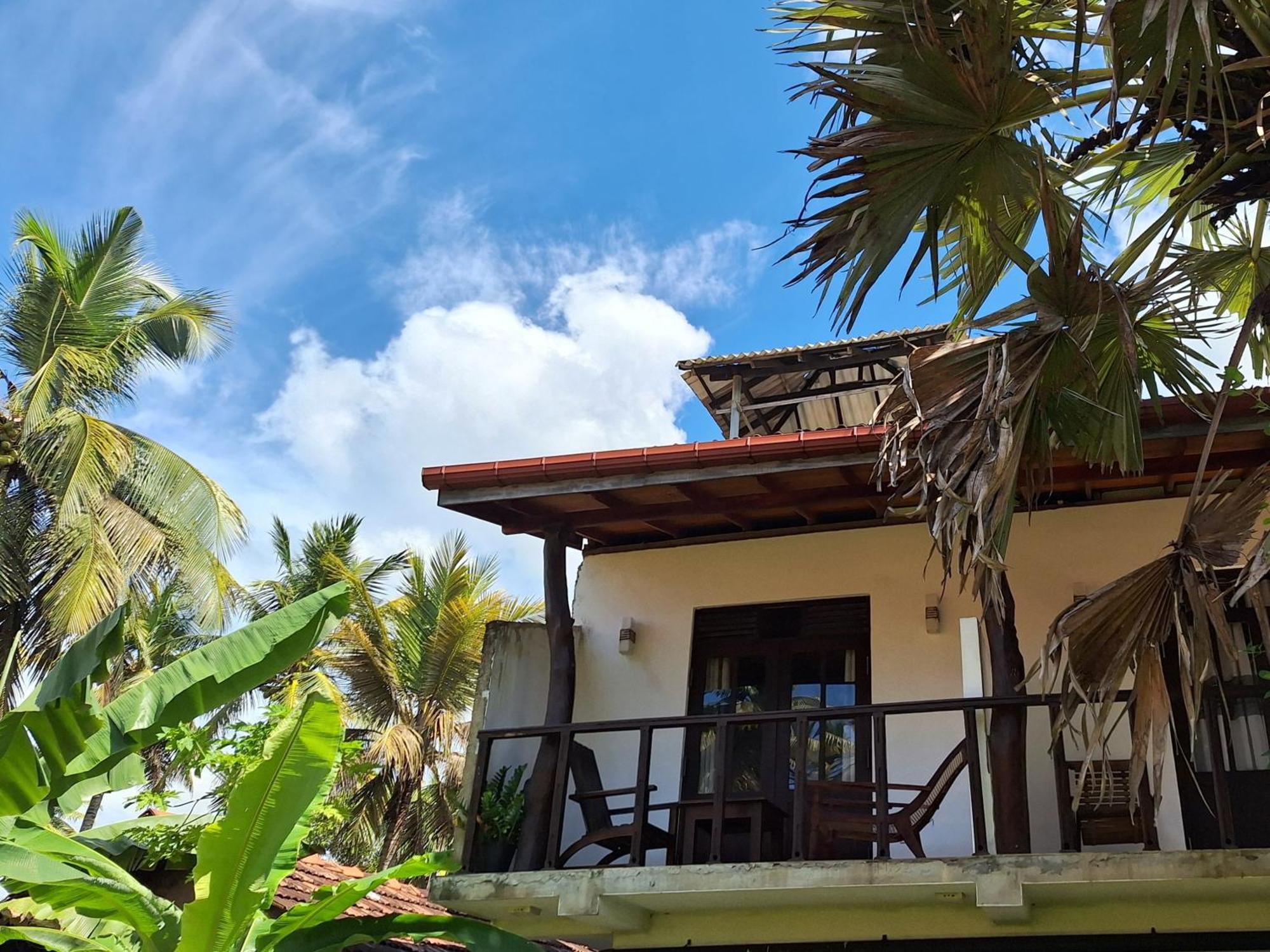 Bandulas Beach House Хиккадува Экстерьер фото