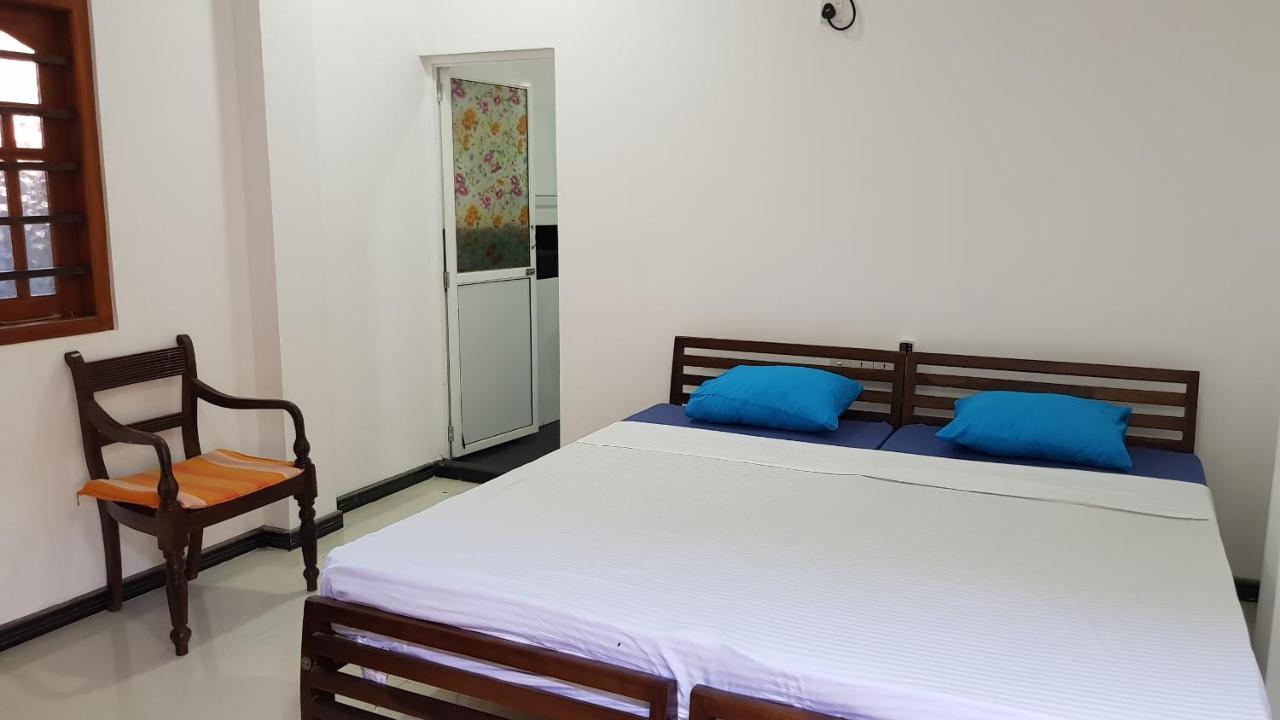Bandulas Beach House Хиккадува Экстерьер фото