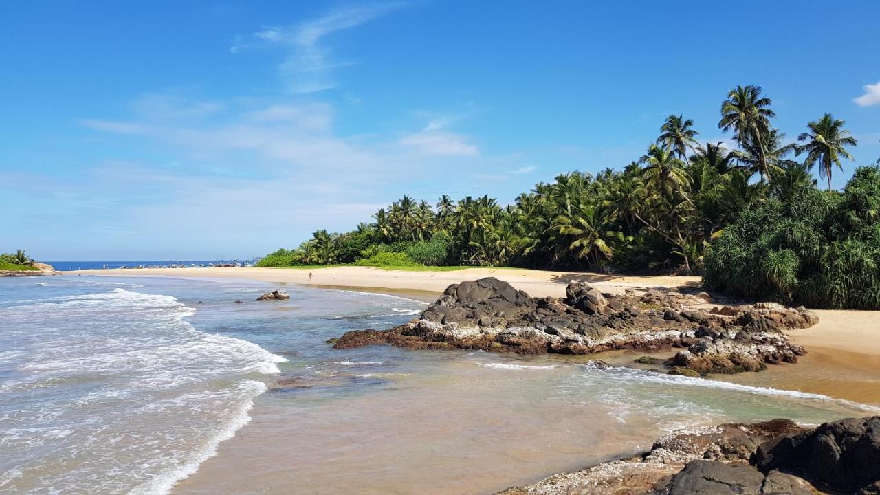 Bandulas Beach House Хиккадува Экстерьер фото