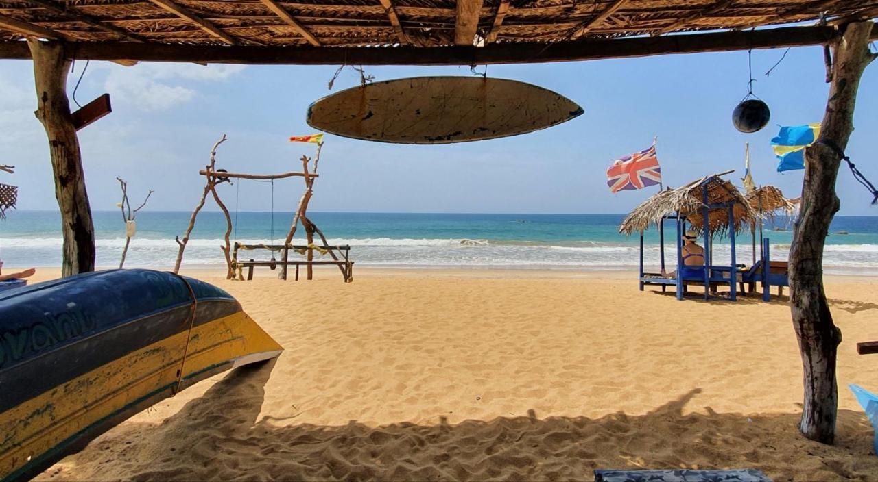 Bandulas Beach House Хиккадува Экстерьер фото